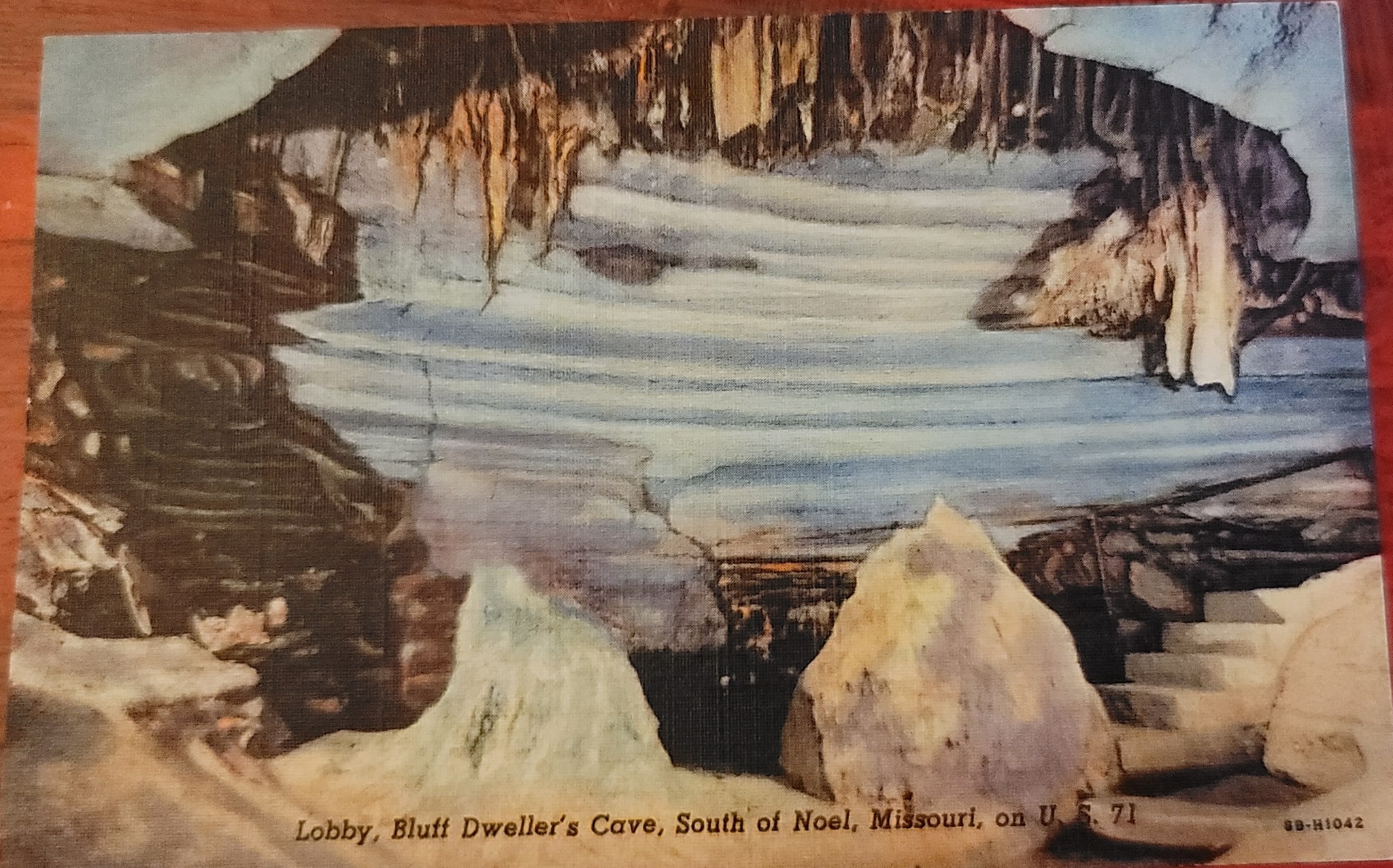 Bluff Dwellers Cave – Noel, Missouri